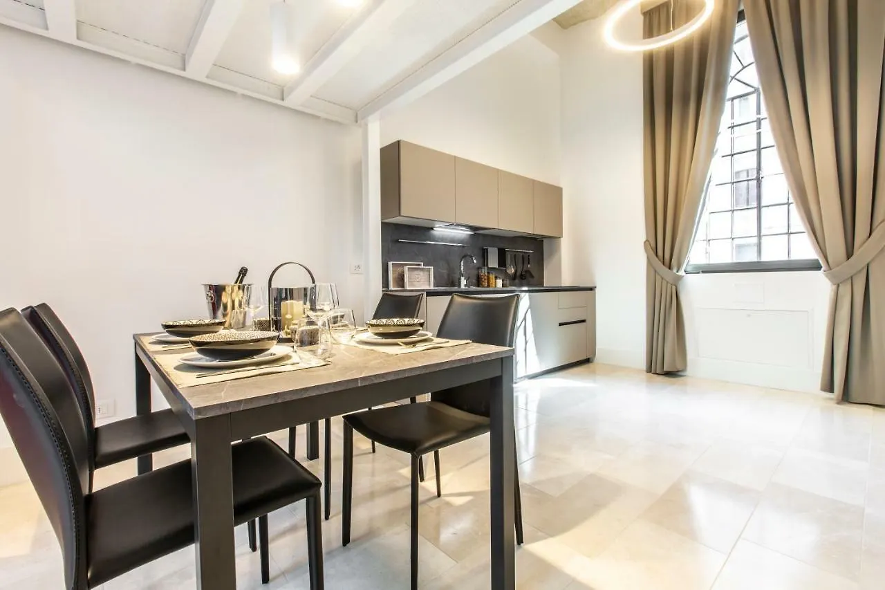 Elegant Fornasa Vecia, Canal View With A Beautiful Garden R&R Apartment Venice