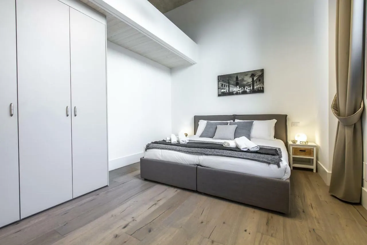 Elegant Fornasa Vecia, Canal View With A Beautiful Garden R&R Benátky Apartmán