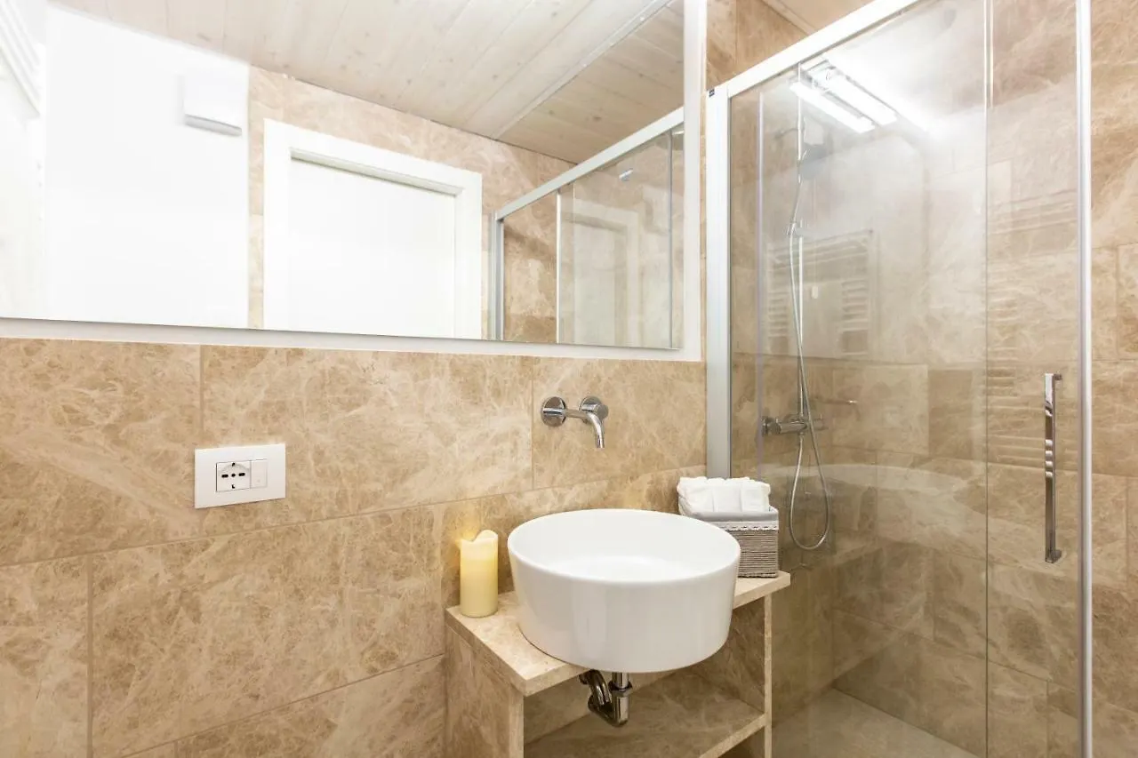 Elegant Fornasa Vecia, Canal View With A Beautiful Garden R&R Benátky