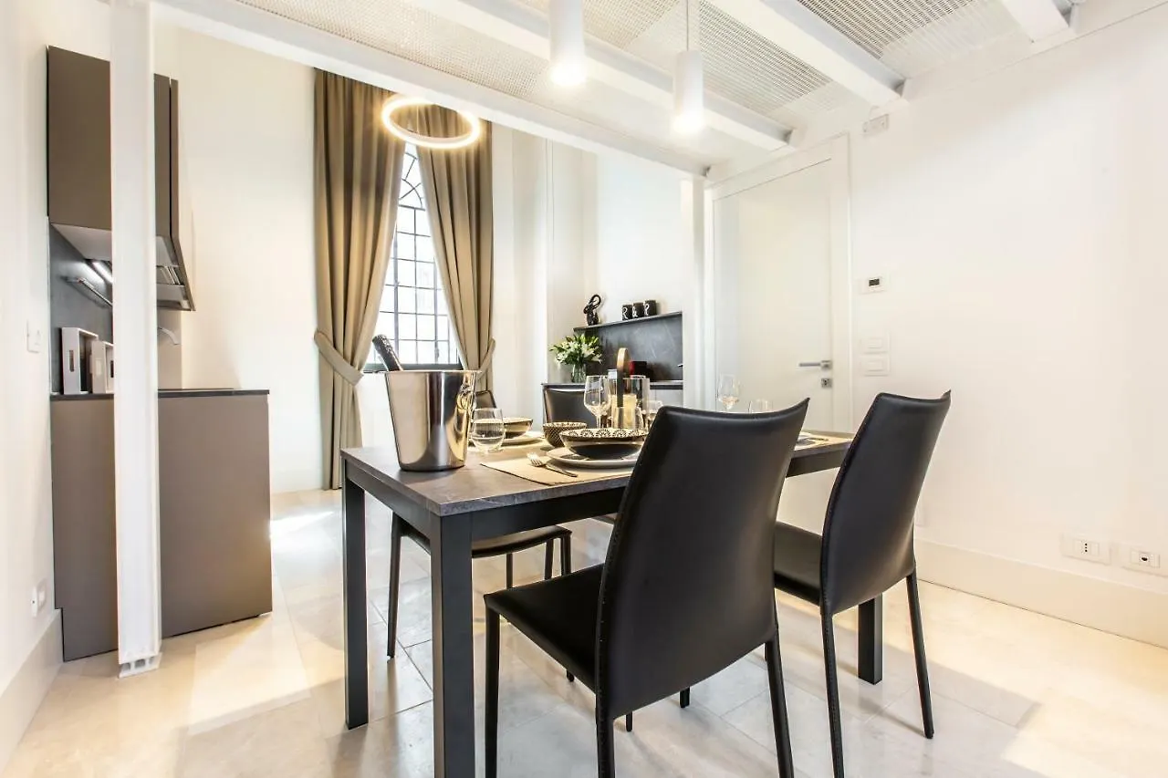 Apartmán Elegant Fornasa Vecia, Canal View With A Beautiful Garden R&R Benátky